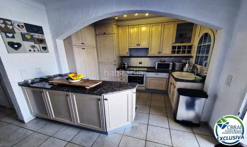 Foto 45a2aeb7-6f30-47d8-8b09-647a01c4a336. Casa a carrer port argonautes 5 5 a Port Grec - Port Moxó Empuriabrava