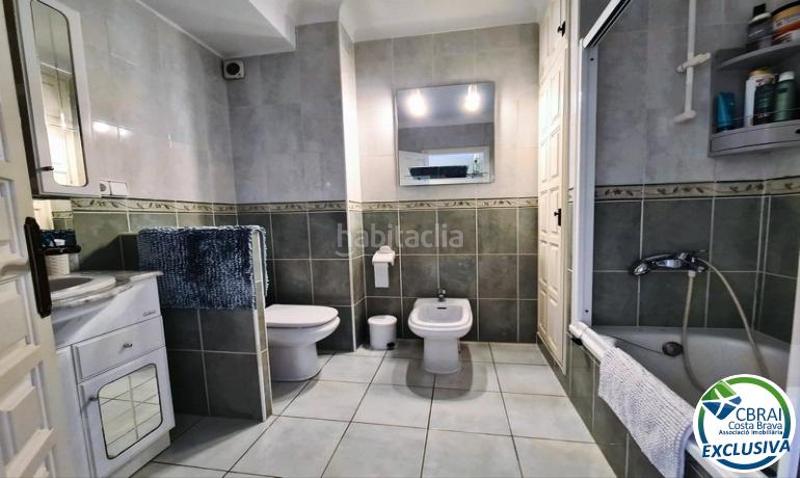 Foto b5eb744f-133a-434d-b7ae-f092f4aaa580. Casa a carrer port argonautes 5 5 a Port Grec - Port Moxó Empuriabrava