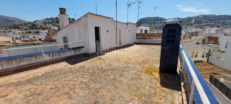 Foto a326bf9f-73d1-4a04-99aa-c90678cac00d. Edifici a carrer de joan badosa i compte 37 37 a Roses