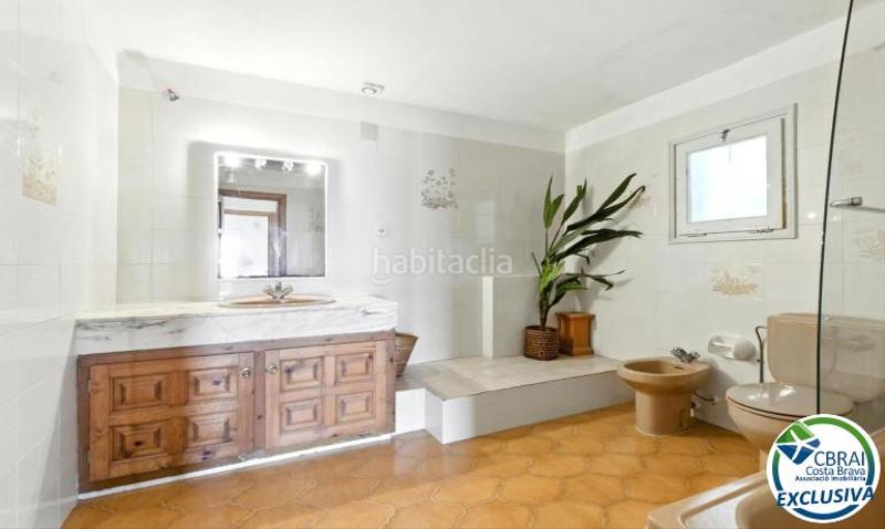 Foto 4a25797c-16f3-48fe-b696-6d1534747bd9. Apartament a calle joan margarit 28 2 b 28 a Puig Rom-Canyelles-Almadrava Roses