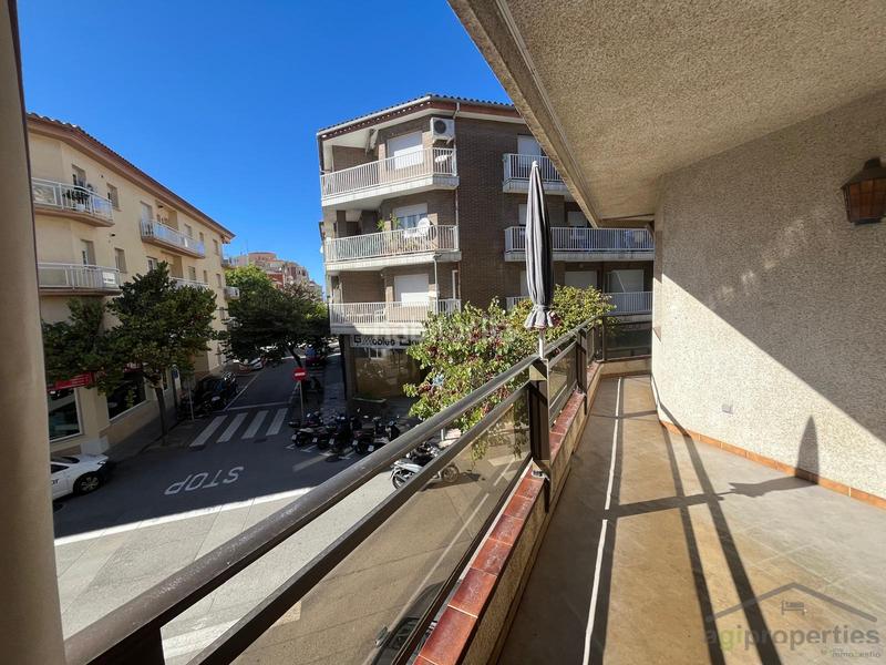 Foto ba37e04c-b503-4a7e-aa0e-85133403ec35. Apartament a carrer puig rom a Centre Roses