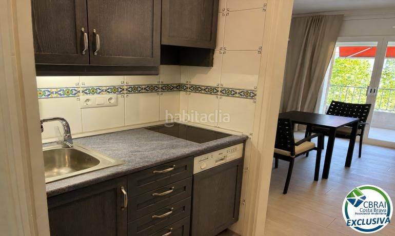 Foto 958c983d-3afa-4caa-add7-99d12d4a51e7. Apartamento en carrer fages de climent 1 2 m 1 apartamento en venta girona en Empuriabrava
