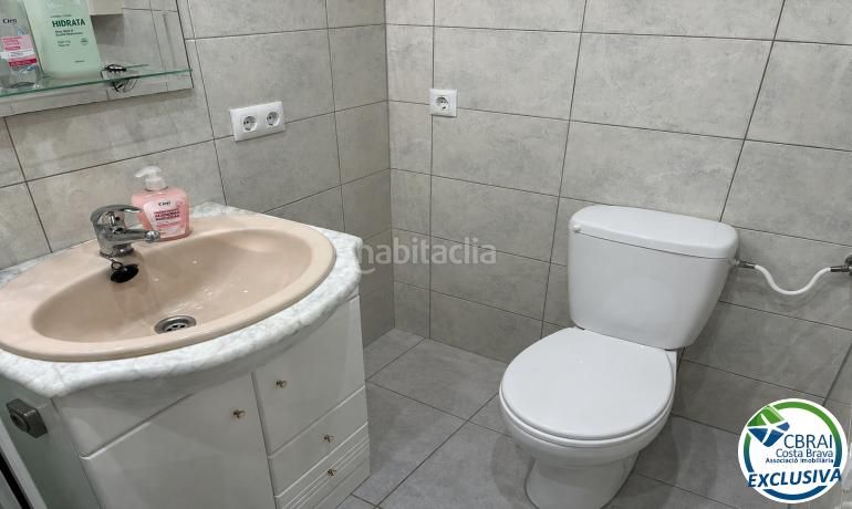 Foto c2cd1c48-9287-4b1c-9280-0802a6cd6e0e. Apartamento en carrer fages de climent 1 2 m 1 apartamento en venta girona en Empuriabrava