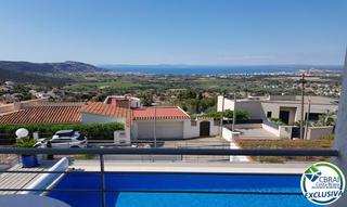House  Carrer canaries 48 48. Casa en venta en roses girona