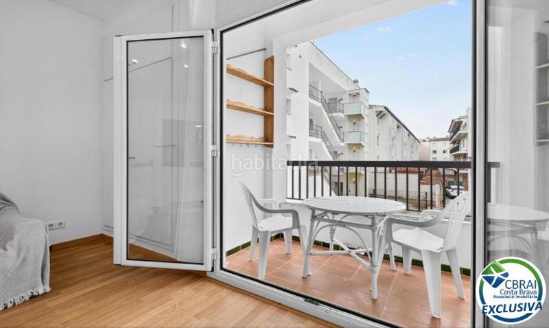 Foto 8a8a314f-eaa8-4102-90da-7be096240388. Appartement in calle poblat tãpic s/n 1 b22 0 in Empuriabrava