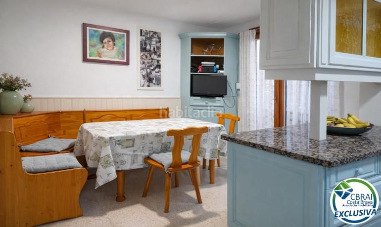 Foto d2b5d3b7-03bb-4e54-92ff-2d2767275038. Casa a calle balmes 6 a Campdevànol
