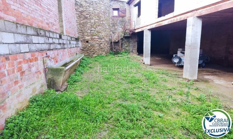 Foto 22f87f7f-5cdb-4a0b-8ee8-b38b15c171db. Casa a carrer castello 5 5 a Peralada