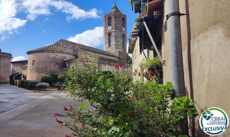 Foto 9509e3e2-1da2-4bfd-b44f-944b203225da. Casa a carrer castello 5 5 a Peralada