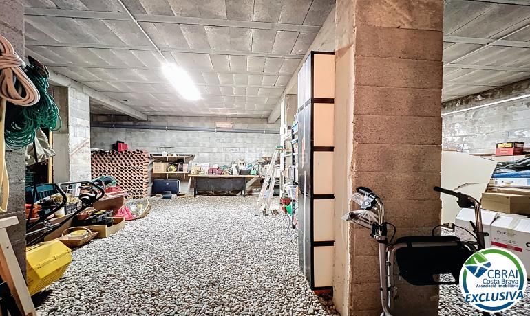 Foto 4ad1bfc2-433f-4409-bb26-fde9a3e97633. Casa en calle xaloc - els olivars 8 8 casa en venta girona en Pau