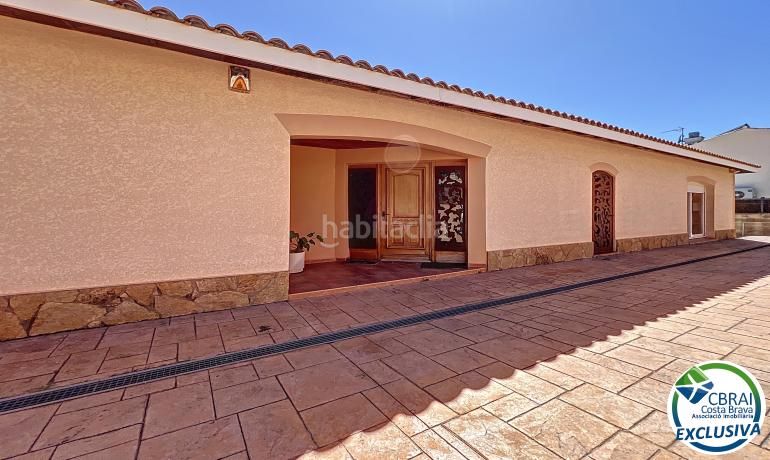 Foto 6f4cf1c4-72d9-4e81-9259-88aaaa05f510. Casa en calle xaloc - els olivars 8 8 casa en venta girona en Pau