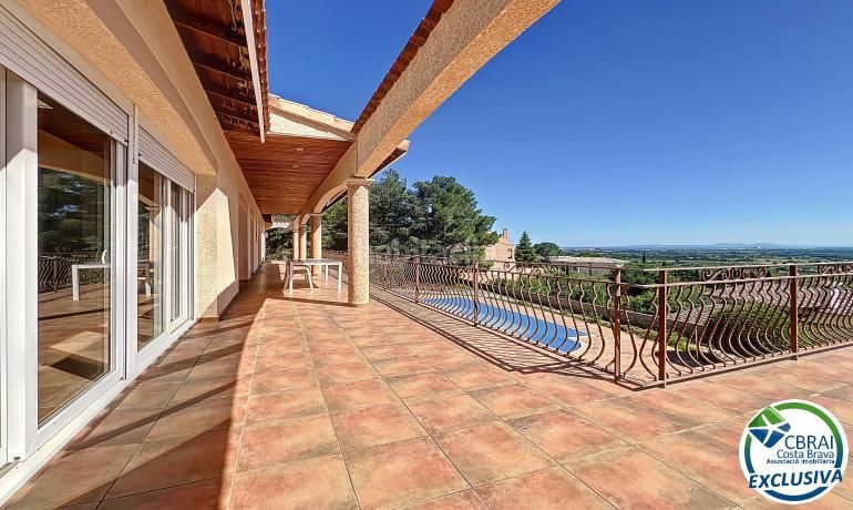 Foto 7eddc7ce-a97e-49c2-9dfe-a2b6319f3388. Casa en calle xaloc - els olivars 8 8 casa en venta girona en Pau