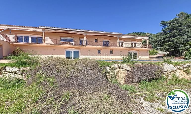 Foto d52f99be-952f-4db3-ab3c-74c95ffaf87b. Casa en calle xaloc - els olivars 8 8 casa en venta girona en Pau