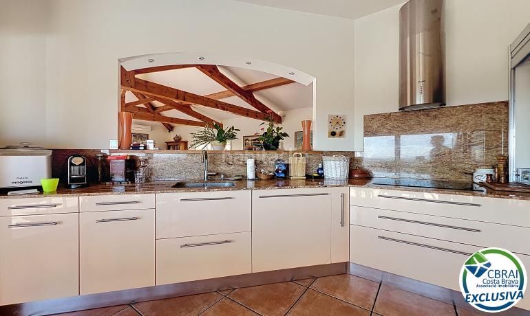 Foto e0d93a27-ab0a-4c81-ad82-5f3aafbb85ca. Casa en calle xaloc - els olivars 8 8 casa en venta girona en Pau