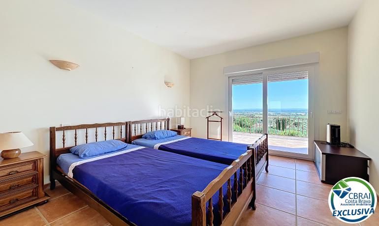 Foto f17f51ac-0c5a-4c68-8558-c9db6ebf9d4e. Casa en calle xaloc - els olivars 8 8 casa en venta girona en Pau