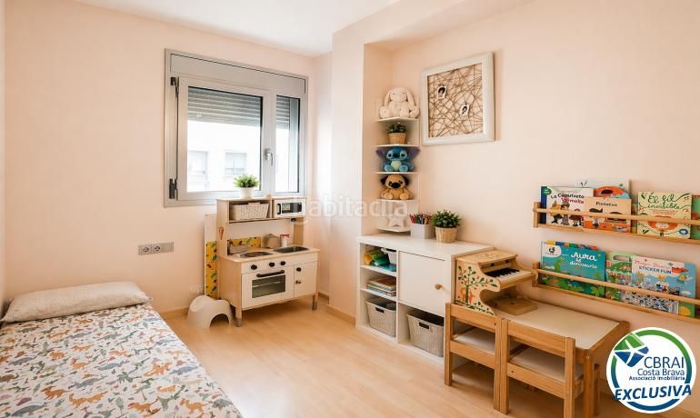 Foto 30ea6eed-75de-4825-a86f-d00e3c0f8238. Apartament amb calefacció a Centre Roses