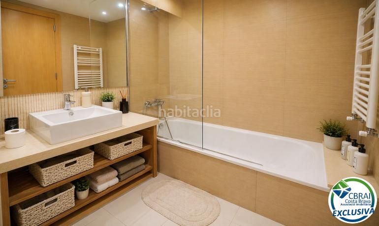 Foto b446da77-4915-485d-b06d-5760a480a512. Apartament amb calefacció a Centre Roses