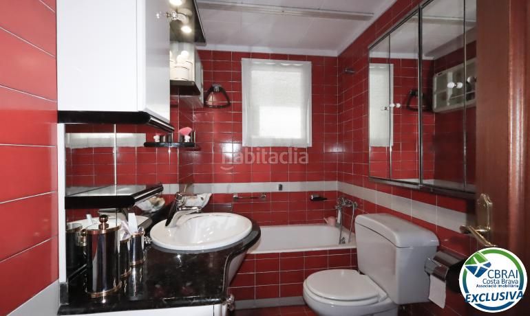 Foto 2aeb74ea-4171-4cac-99fb-5f94ae6c7f43. Apartament amb calefacció a Creu de la Mà Figueres