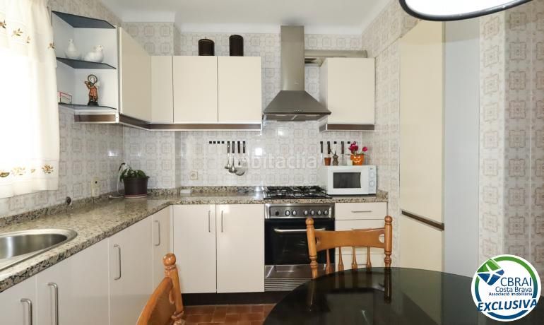 Foto eb6e571e-2796-401e-b3d1-c751e7320fc9. Apartament amb calefacció a Creu de la Mà Figueres