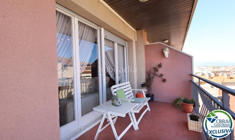 Foto fc7a25b5-8221-4b9e-9417-b2bb3260898c. Apartament amb calefacció a Creu de la Mà Figueres
