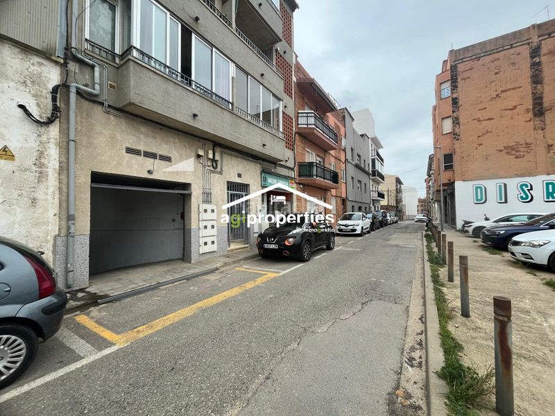 Foto 02bb1e47-6236-464d-9b97-b2ccce8c744f. Aparcament cotxe a calle valencia a Centre Roses