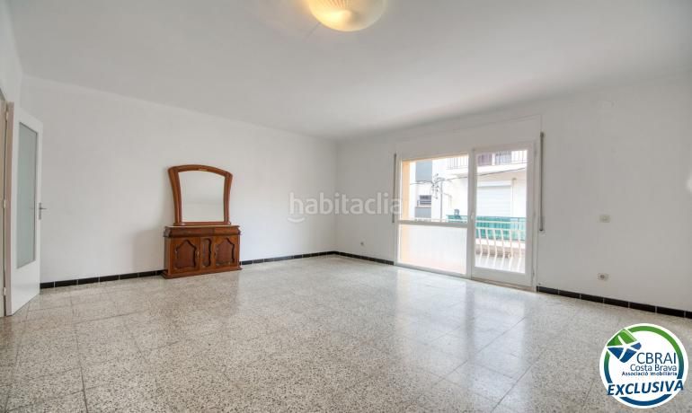 Foto 9a8cd0e2-45bf-4081-80e3-56af69391df6. Apartament a calle de cristofã²r colom 41 2 b 41 a Roses