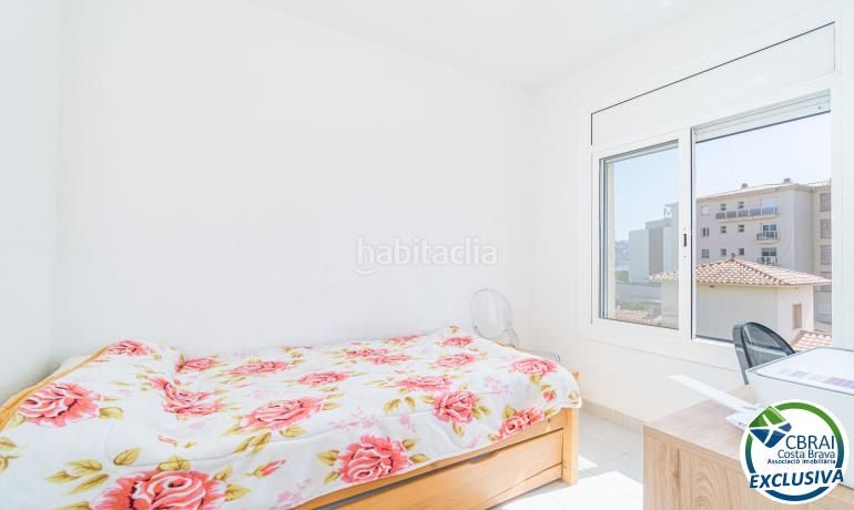 Foto a0824e77-f35b-4553-a9f0-3c8c40821236. Apartament amb calefacció a Salatar Roses