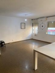 Flat in Es Camp Redó. Primer piso con ascensor de 3 habitaciones dobles