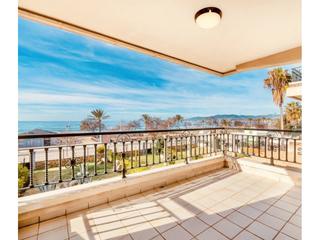 Rent Flat  Isla de xipre. Piso en primera línea de playa ciudad jardín