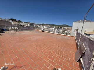Àtic  Calle noguer 3. Ático sin comunidad, acceso directo de la calle.