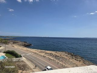 Pis a Calle bacalla 2. Piso reci�n reformado junto al mar