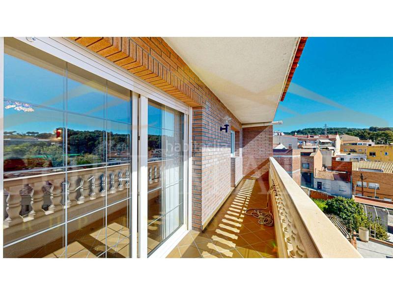 Foto 0d33de83-d0c6-49a0-93cd-967a17d956d8. Casa adossada a lleó 28 a Ca n´Oriol Rubí