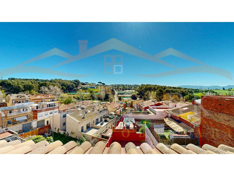 Foto 12847cb6-de84-4986-a4c2-cced5e8bfb4f. Casa adossada a lleó 28 a Ca n´Oriol Rubí