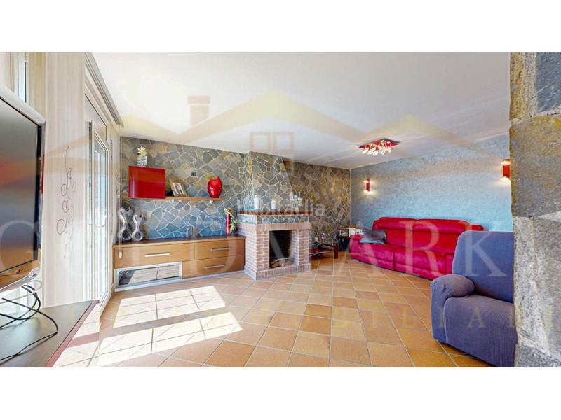 Foto 631feb85-988f-410e-b1a0-521ca96acd08. Casa adossada a lleó 28 a Ca n´Oriol Rubí