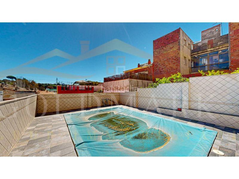 Foto 646e7db3-58ee-4c29-8081-514118ee2ecc. Casa adossada a lleó 28 a Ca n´Oriol Rubí