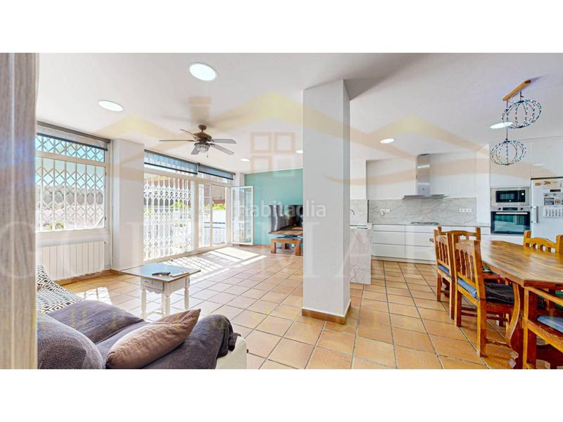 Foto 75d15877-761d-4499-a38e-09276d6e6d89. Casa adossada a lleó 28 a Ca n´Oriol Rubí