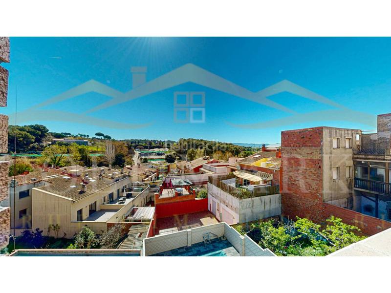 Foto 7e47a23c-d92c-4383-856d-c33366f569f3. Casa adossada a lleó 28 a Ca n´Oriol Rubí