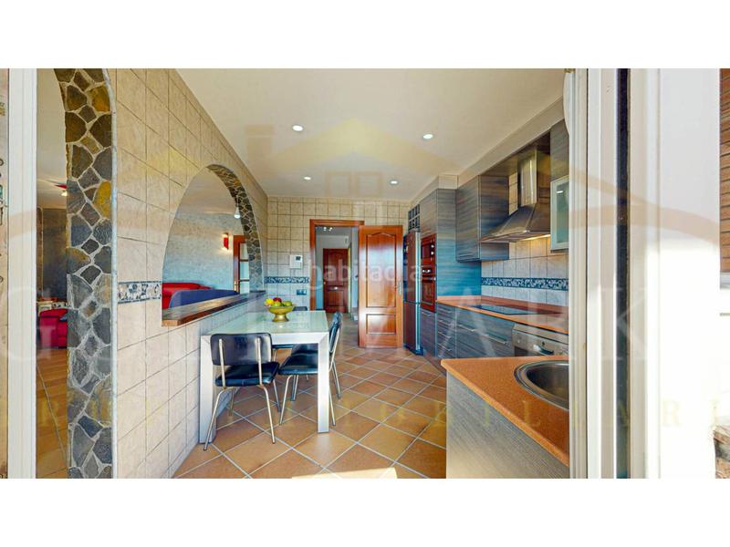 Foto 9627958e-c598-48e2-84ea-5e3e2532c890. Casa adossada a lleó 28 a Ca n´Oriol Rubí