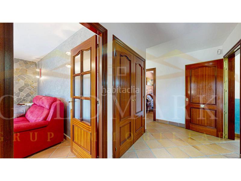 Foto 9b11ef03-91c6-4f12-9c85-a825cee822d7. Casa adossada a lleó 28 a Ca n´Oriol Rubí