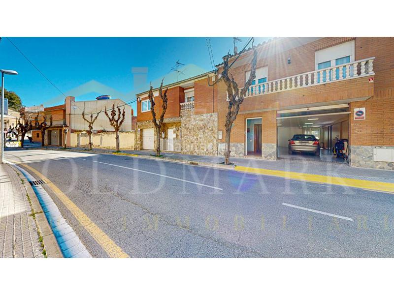 Foto a26046e9-e42f-47ad-80db-306ca70e58f5. Casa adossada a lleó 28 a Ca n´Oriol Rubí