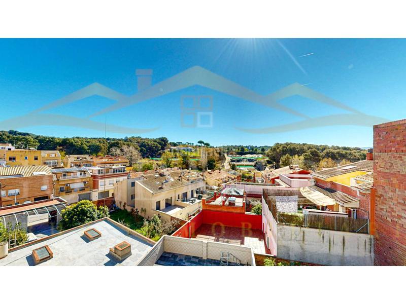 Foto bd791dc3-9e1c-499c-ab16-4d6fa469ed8a. Casa adossada a lleó 28 a Ca n´Oriol Rubí