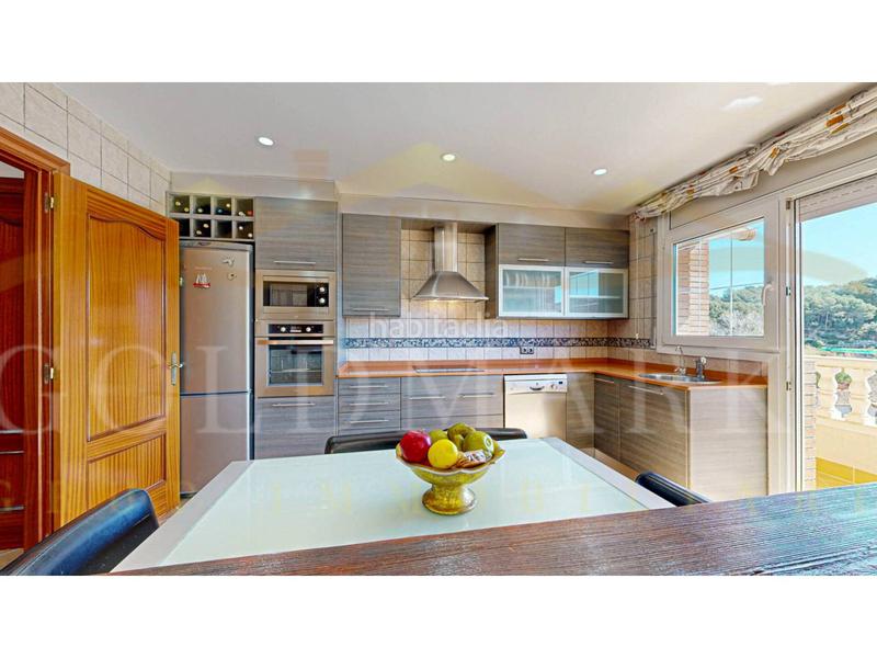 Foto d23375ec-6ca9-46d5-8afc-179135e50794. Casa adossada a lleó 28 a Ca n´Oriol Rubí