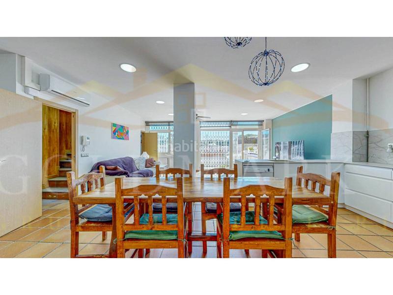 Foto f0a91485-ff22-4258-86dc-0ed1893b0e0a. Casa adossada a lleó 28 a Ca n´Oriol Rubí