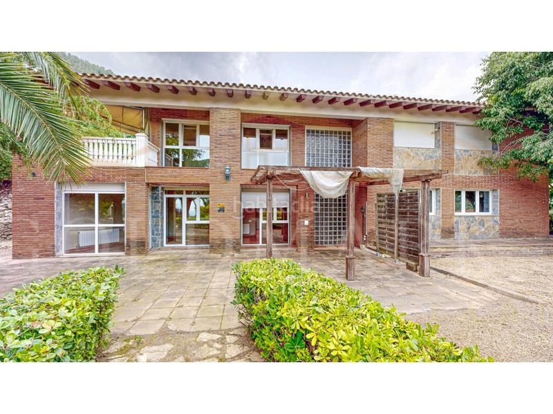 Foto 03d95d9c-39df-45f7-a963-4e2451f66e67. Casa a calle rafael alberti 18 a Corbera de Llobregat