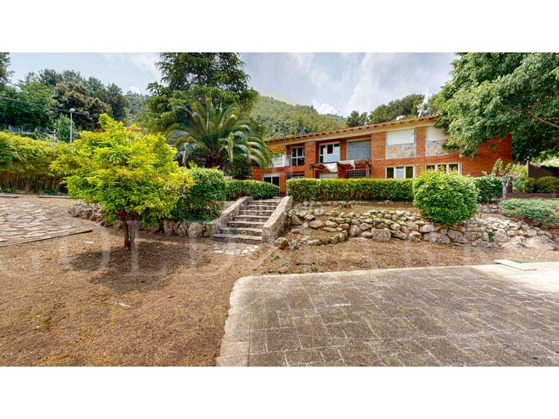 Foto 06c469ed-aa2d-4cc9-8bbb-9df67e09d6ae. Casa a calle rafael alberti 18 a Corbera de Llobregat