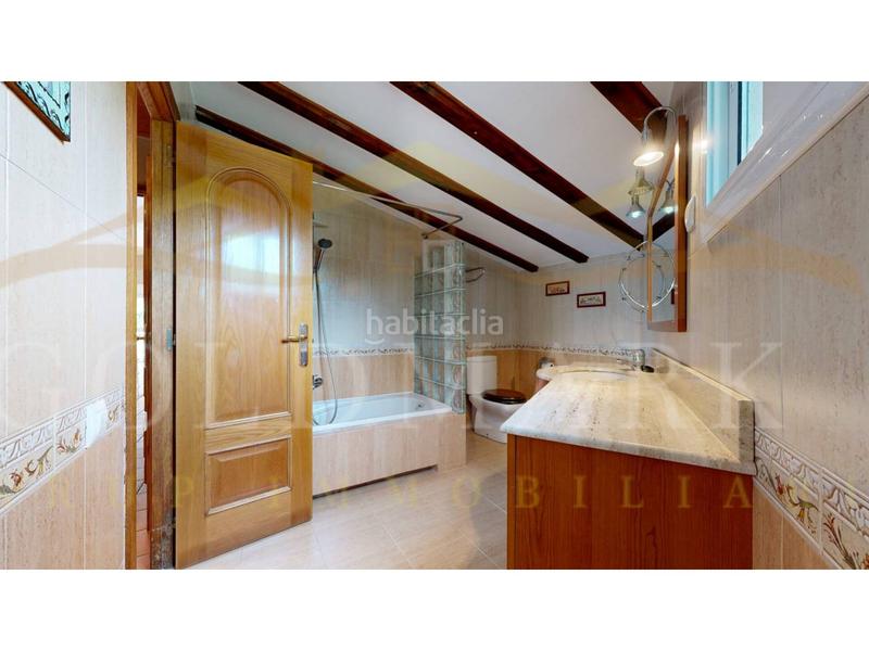 Foto 53a9f201-0d6d-42c6-ad0d-9bed9c0e2d7a. Casa a calle rafael alberti 18 a Corbera de Llobregat