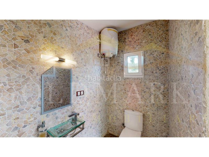 Foto 559222e5-4669-4c24-bc3b-c4cf7e16ce71. Casa a calle rafael alberti 18 a Corbera de Llobregat