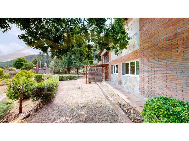 Foto 5a0995ca-fa44-4cd5-9c17-a97fb5ef76fa. Casa a calle rafael alberti 18 a Corbera de Llobregat