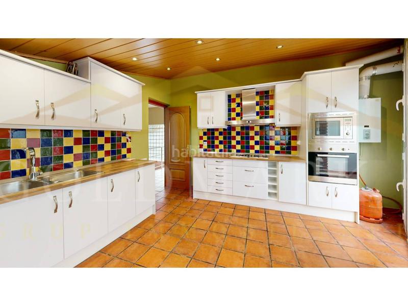 Foto 6b6c77e2-047f-4f59-a58c-08e66bca921e. Casa a calle rafael alberti 18 a Corbera de Llobregat