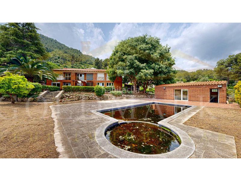 Foto b6bf4a0f-a8a2-40f9-bdac-1615600cf421. Casa a calle rafael alberti 18 a Corbera de Llobregat