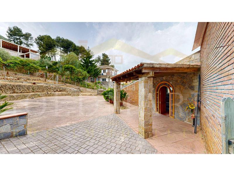 Foto cccfaab2-e6bf-4a8d-8e60-76a907fdb4df. Casa a calle rafael alberti 18 a Corbera de Llobregat